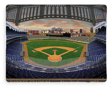 Load image into Gallery viewer, Yankee Stadium 1932 - Blanket

